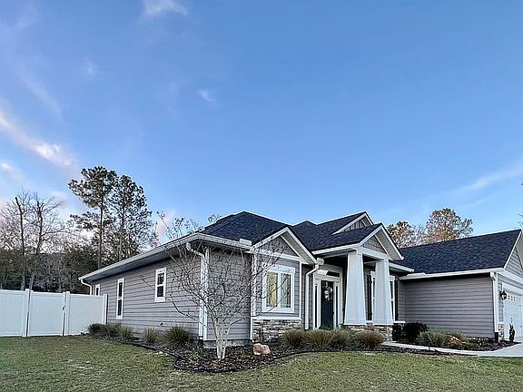 3rd image of 158 SW Camphor Ct