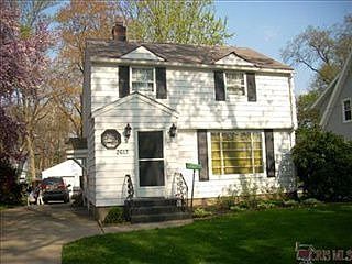 1st image of 2613 Woodward Rd