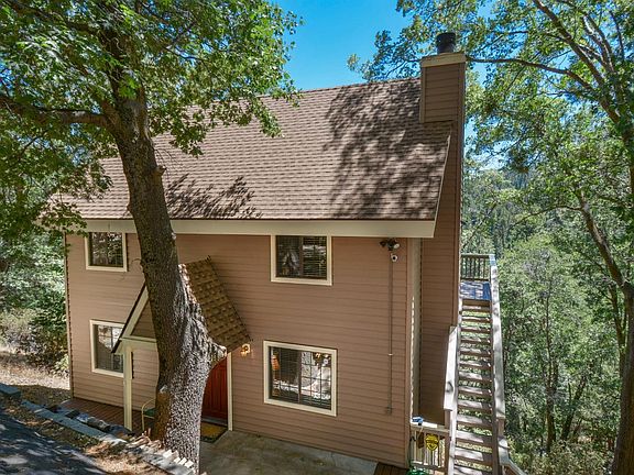 2nd image of 26518 Thunderbird Dr