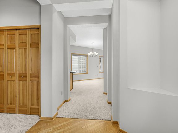 3rd image of 3834 Linden Ave