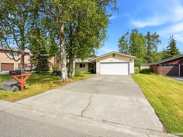 4227 James Dr — Photo 2