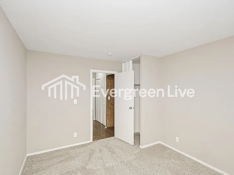 7804 Cullen Dr — Photo 11