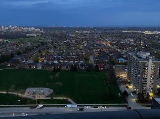 448 Burnhamthorpe Rd W #2209, Mississauga, ON L5B 3C2
