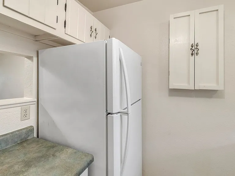 125 Franklin Ave #412 — Photo 8