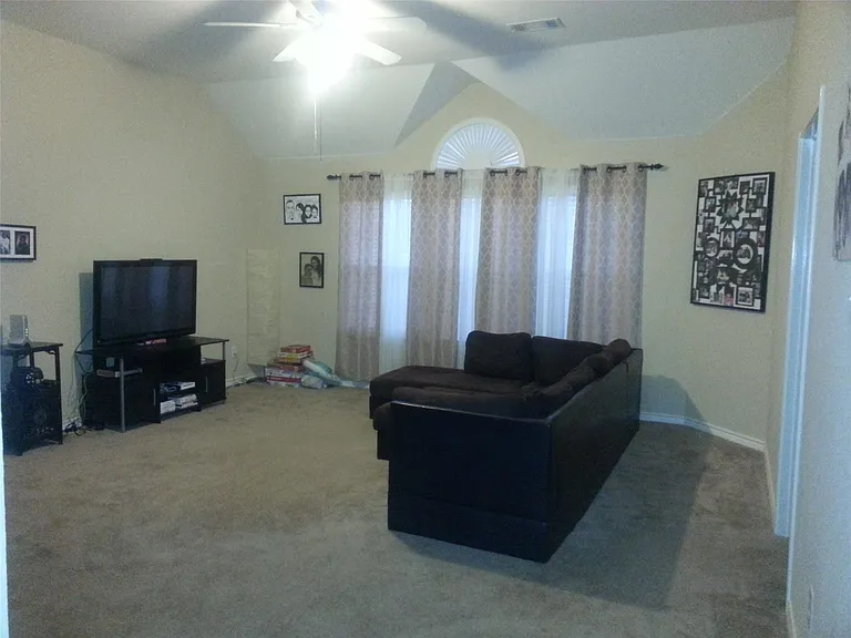 107 Pinedale Dr — Photo 7
