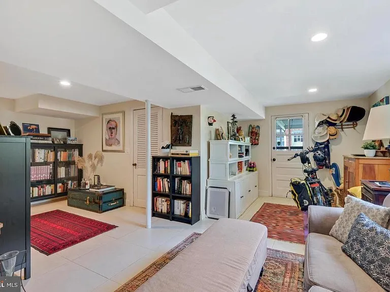 9504 Milstead Dr — Photo 7