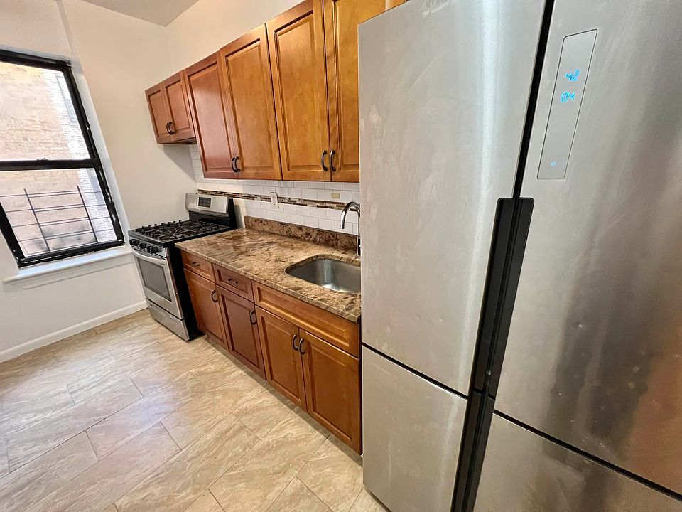 1st image of 2419 Davidson Ave #B3