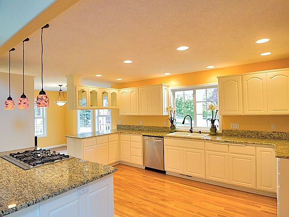 Kitchen & Dining Room