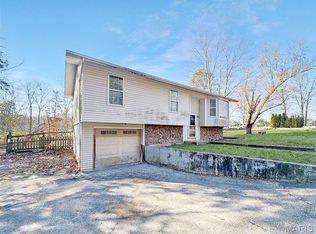 3110 Carron Rd, Festus, MO 63028