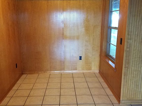 2nd image of 5526 W 640