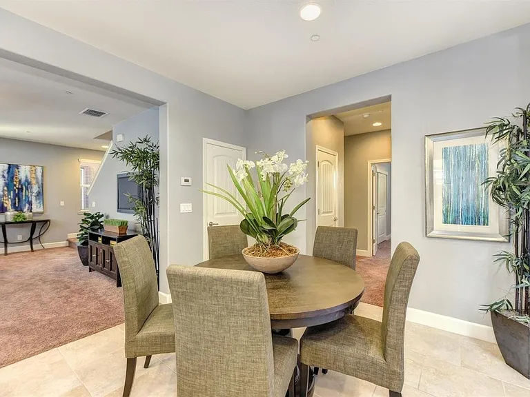 916 Lyon Pl — Photo 15