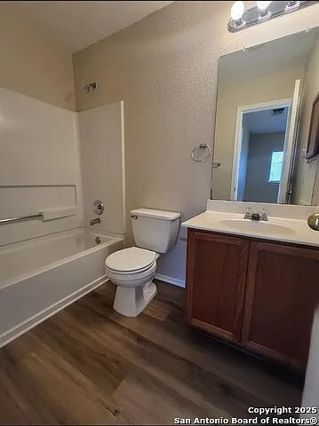 754 Pinafore St — Photo 16