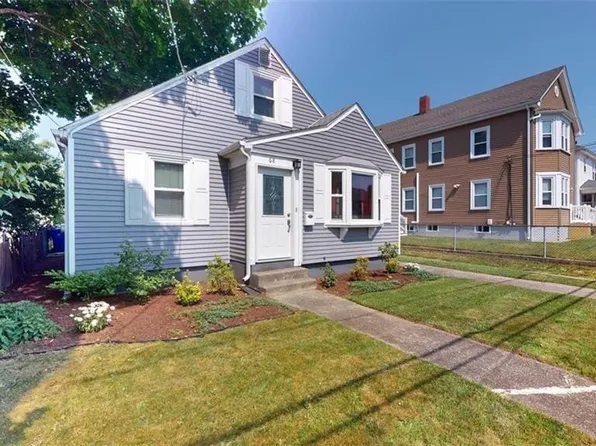 68 Perrin Ave, Pawtucket, RI 02861
