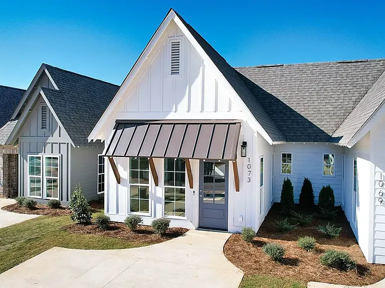 1073 Burrow Cir — Photo 1