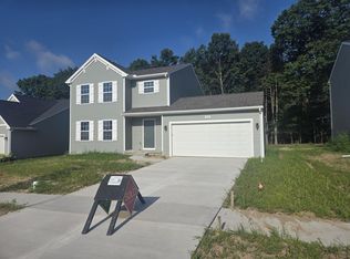 1105 Cedarwood Dr, Greenville, MI 48838