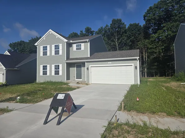 1105 Cedarwood Dr, Greenville, MI 48838