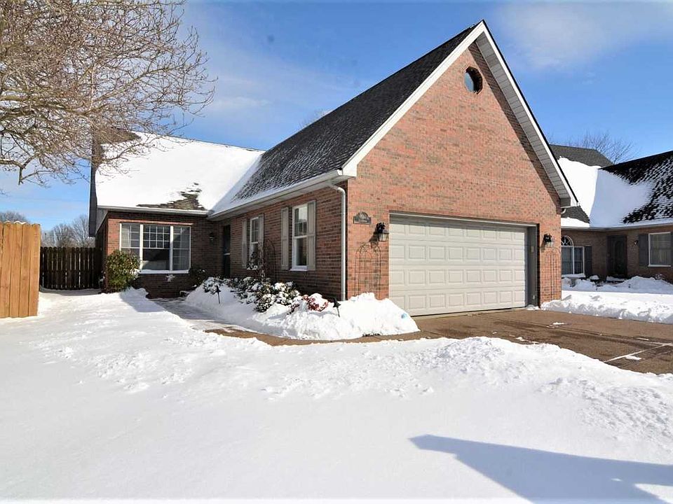 1st image of 404 Huntwood Ln