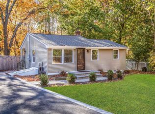 36 Plandome Rd, Sound Beach, NY 11789