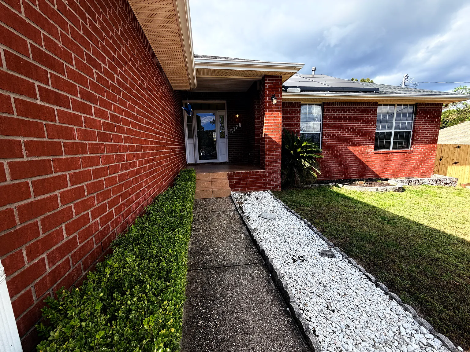 4 bed, 1812 sqft, $2,500 — Photo 1
