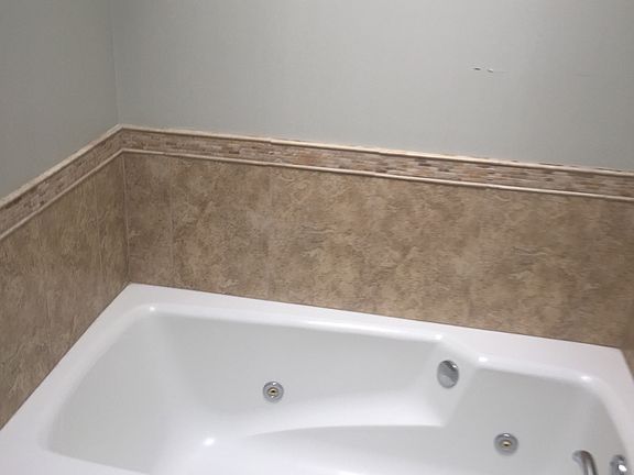 2nd image of 6105 Liverpool Ln