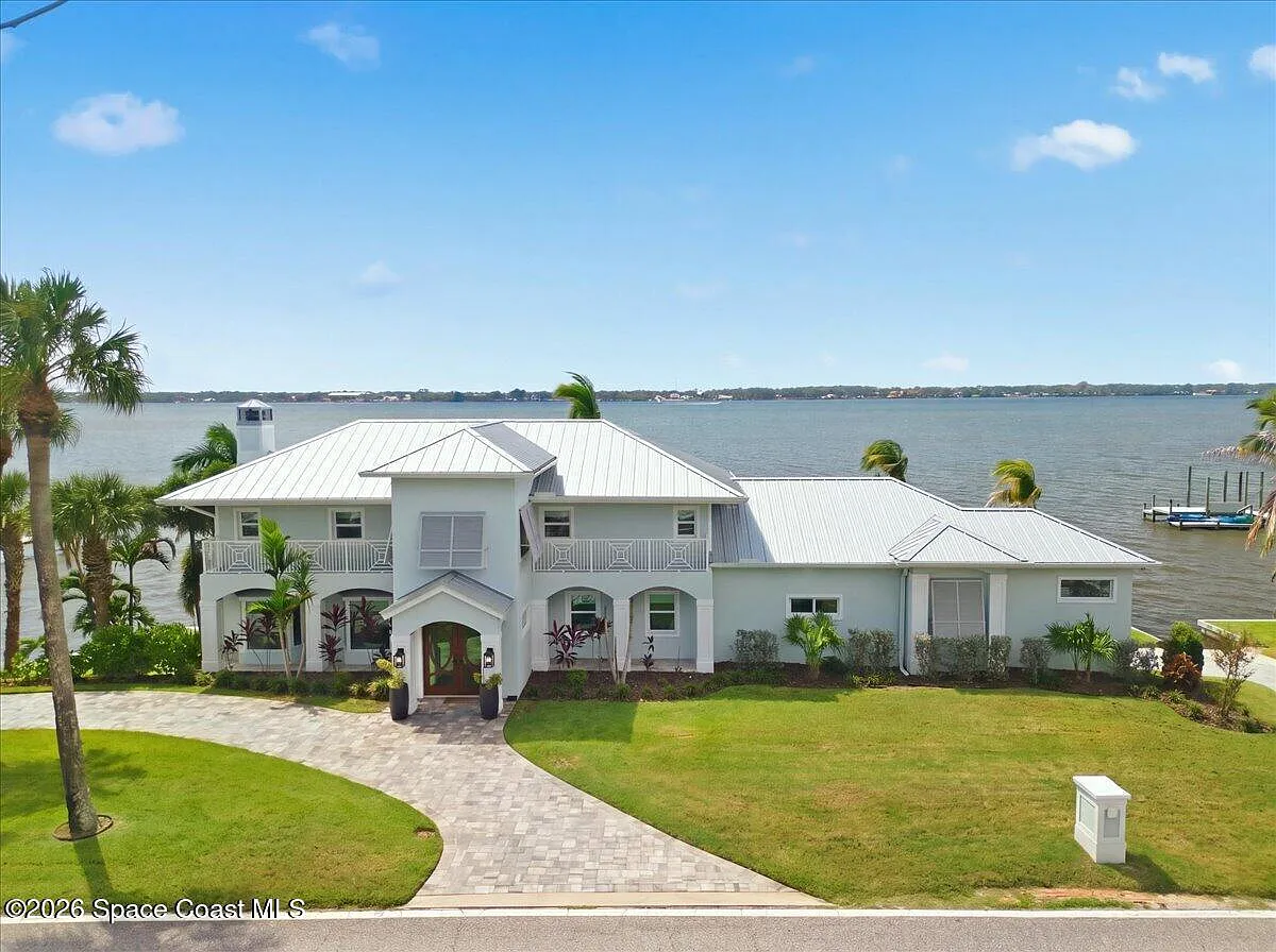 4 bed, 4.5 bath, 4517 sqft, $12,000 — Photo 4