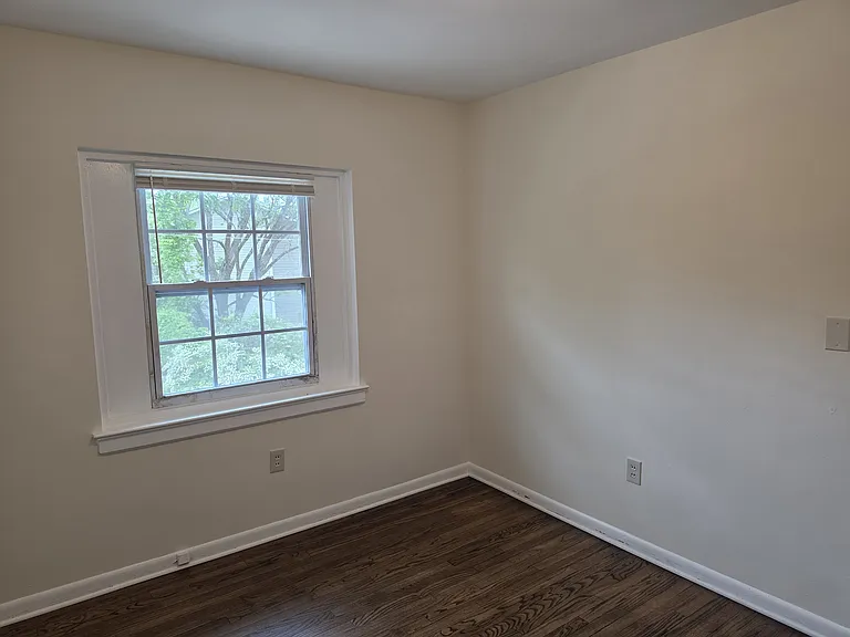 1403 W Chapel Hill St #B3 — Photo 13