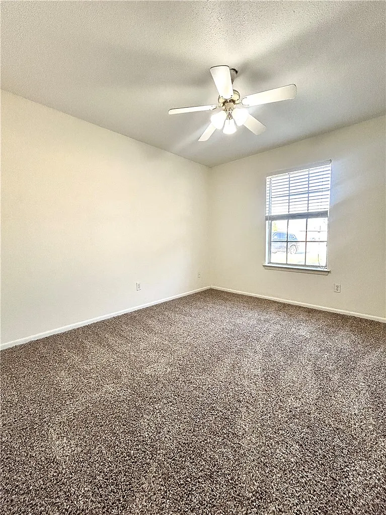 2 bed, 1596 sqft, $850 — Photo 3