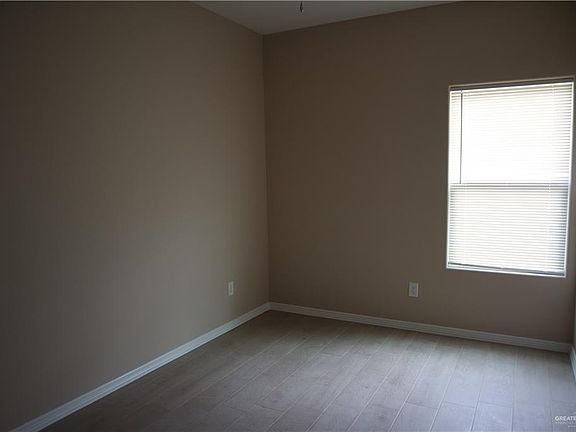 3rd image of 2919 W Driftwood St #3