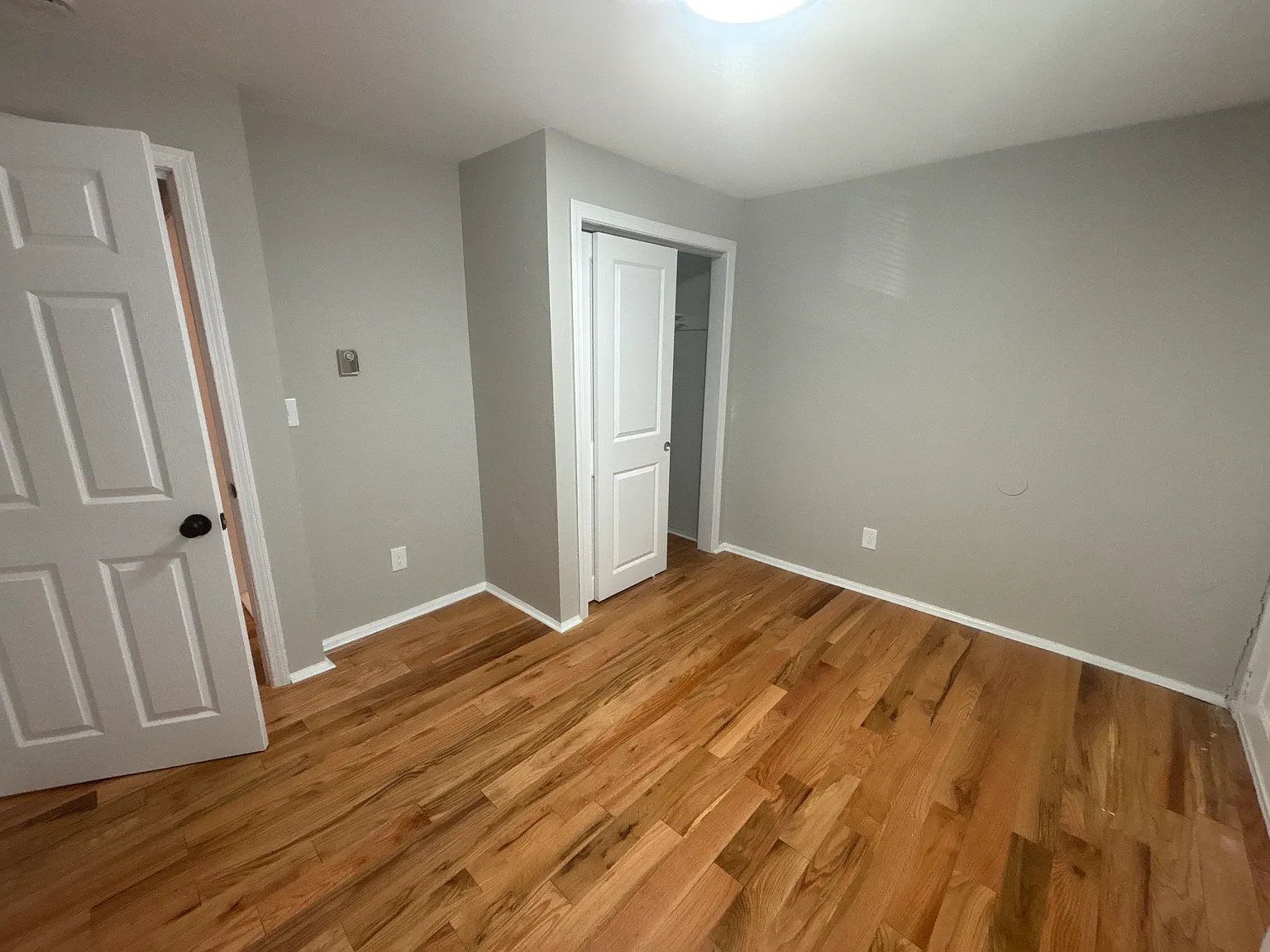 3 bed, 890 sqft, $2,200 — Photo 4