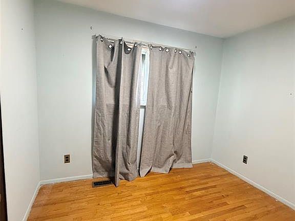 3rd image of 14144 Martin Rd