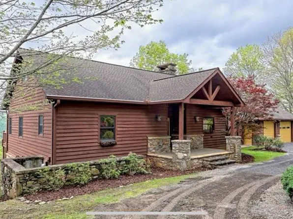2608 The Rdgs, Hiawassee, GA 30546