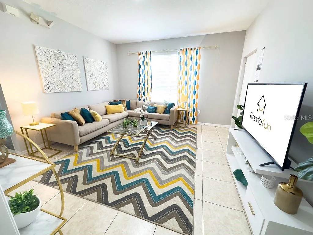4 bed, 3.0 bath, 1650 sqft, $2,400 — Photo 3