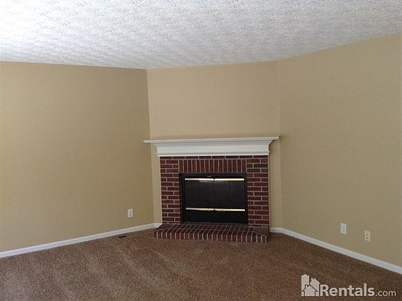 3rd image of 106 Yellowwood Ct