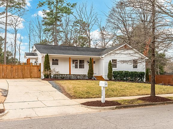 2nd image of 204 Rosehaven Dr