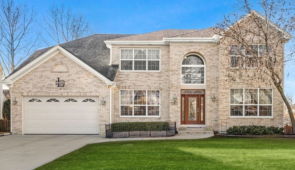 1st image of 8 Fairfax Ct