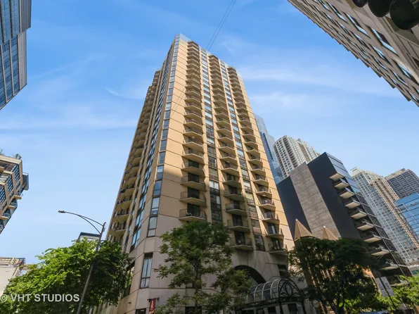 70 W Huron St APT 1301, Chicago, IL 60654