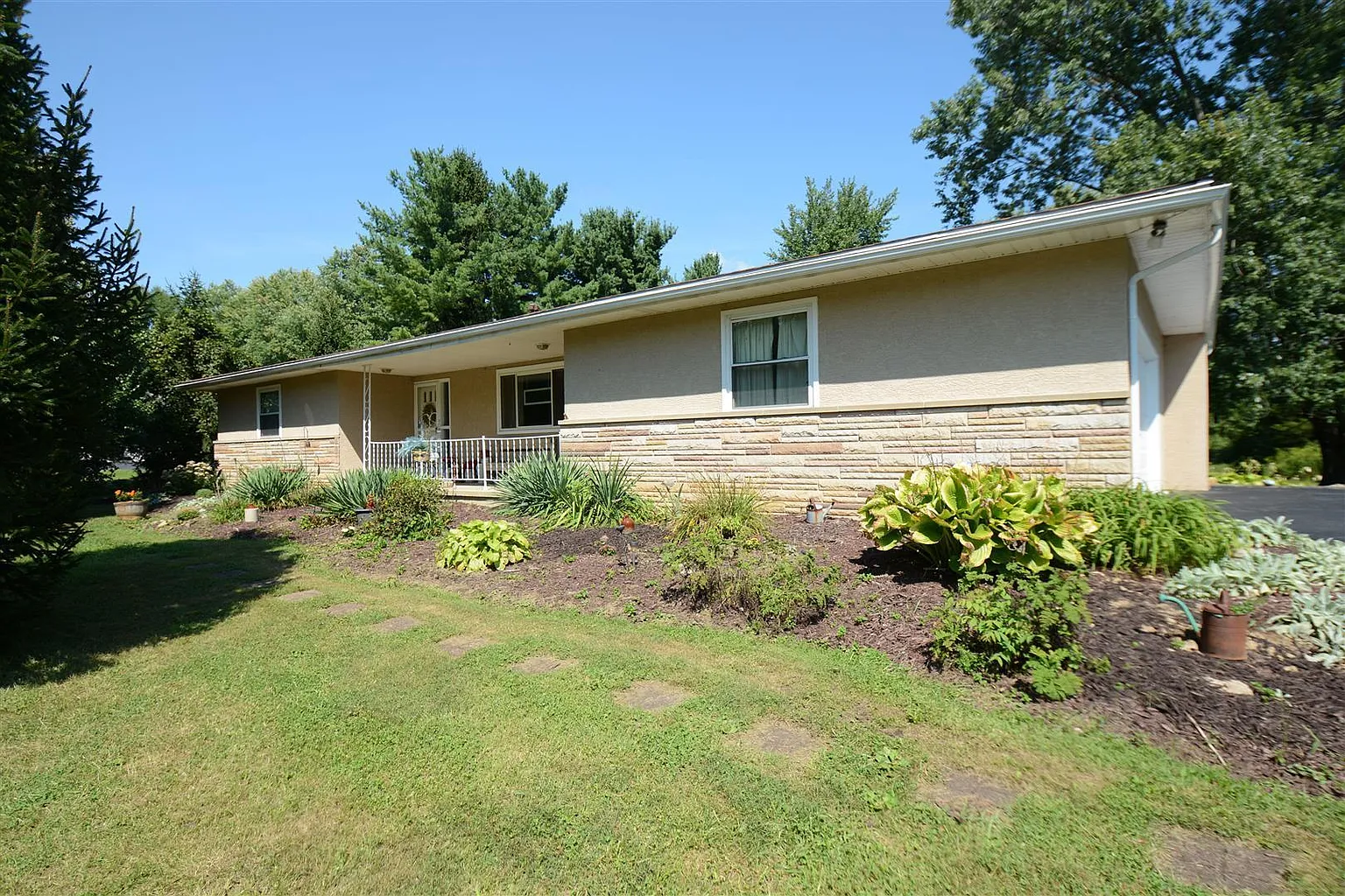 8379 Hickory Ave photo 1