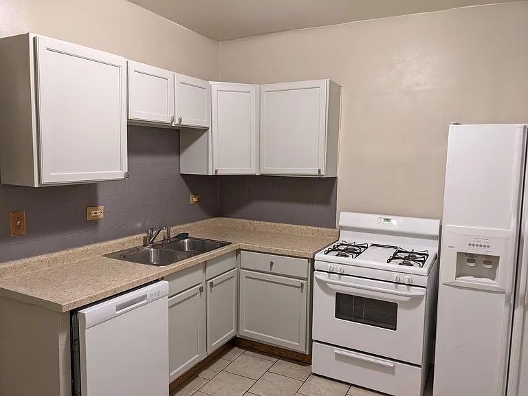 4141 W Adams St #2 — Photo 2