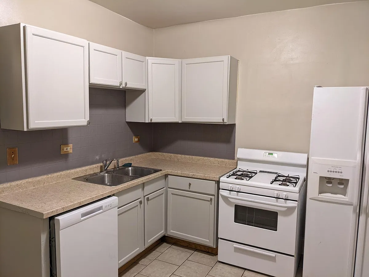 Building Photo - 4141 W Adams St #2