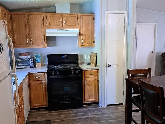 5th image of 2036 1st Ave