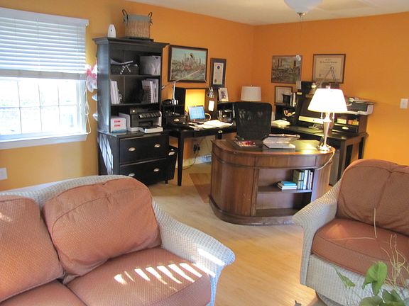 bonus office / playroom