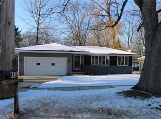 449 Walters Rd, Chagrin Falls, OH 44022