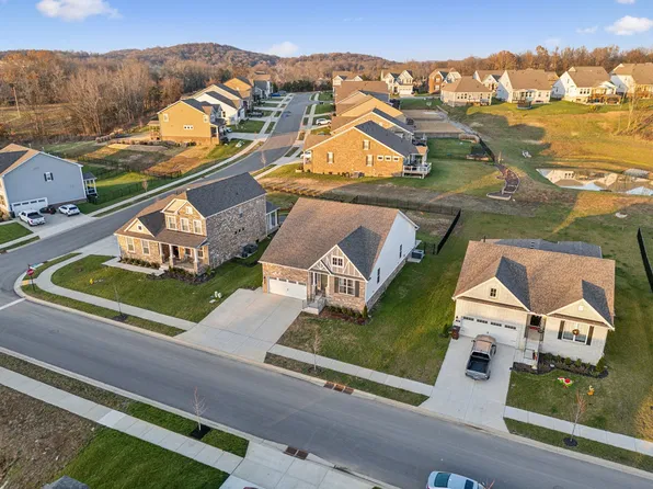 133 John T Alexander Blvd, Hendersonville, TN 37075