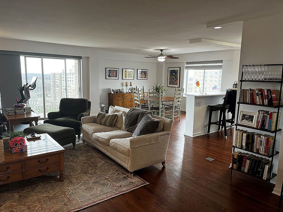 1st image of 7061 N Kedzie Ave Suite 1202
