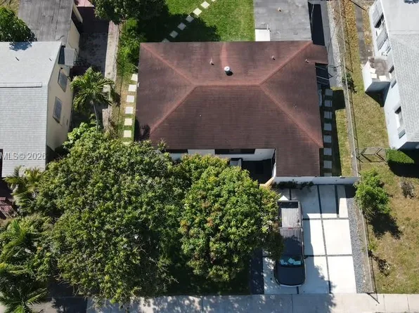 150 NE 169th Ter, North Miami Beach, FL 33162