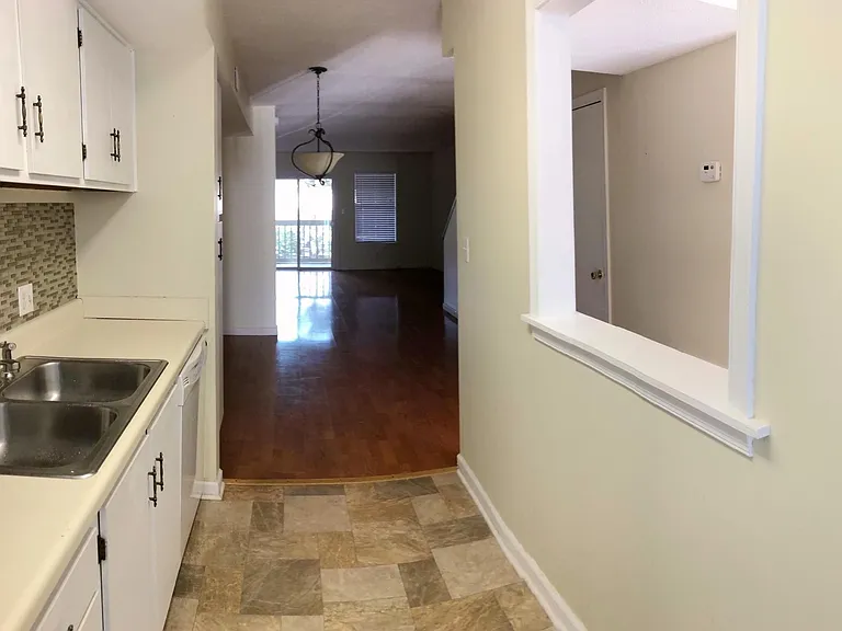 116 Kingsbury Dr — Photo 8