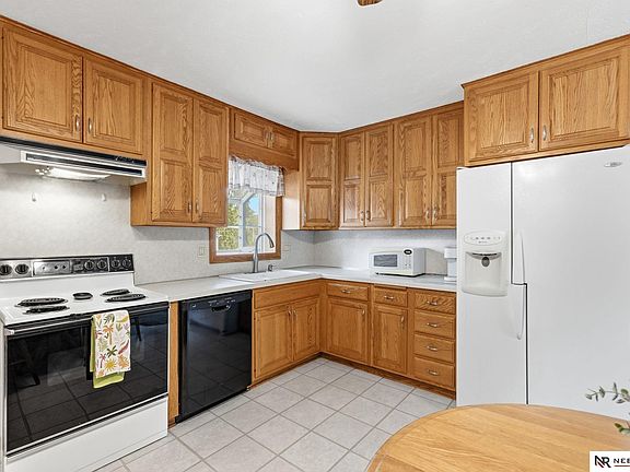 5th image of 12330 B St