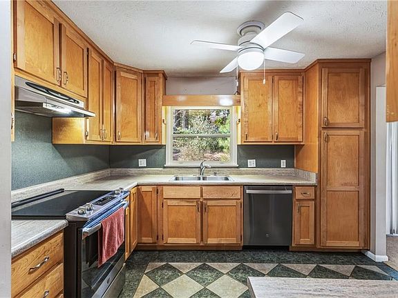 3rd image of 3194 Isoline Way SE