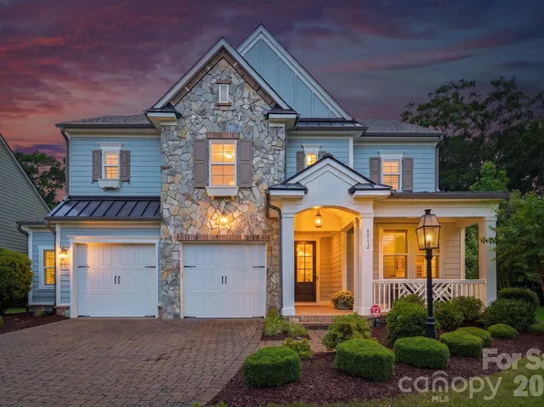 8912 Blakeney Dr, Charlotte, NC 28277
