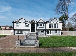 478 Mayflower Ave, Brentwood, NY 11717